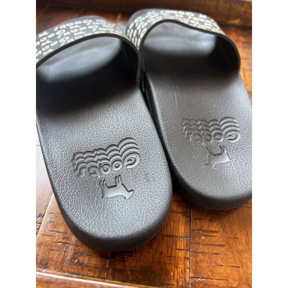 GOATS Black White Logo Comfortable Slip On Slide Sz 3 Y Kids‎ Sandals - Picture 3 of 7